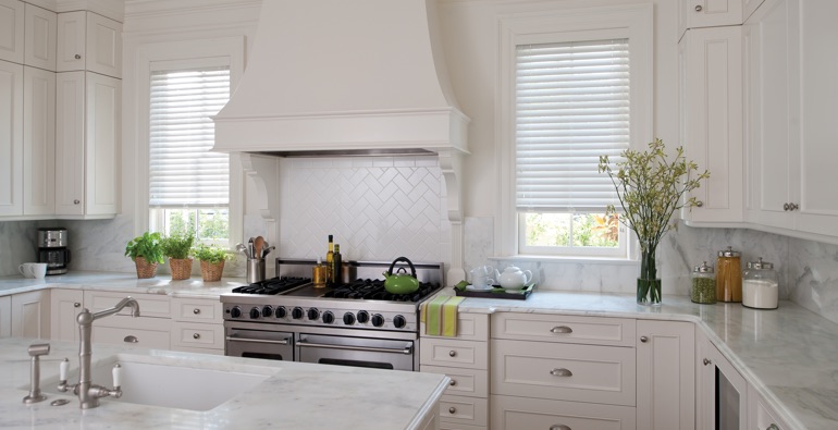 Tampa kitchen white blinds